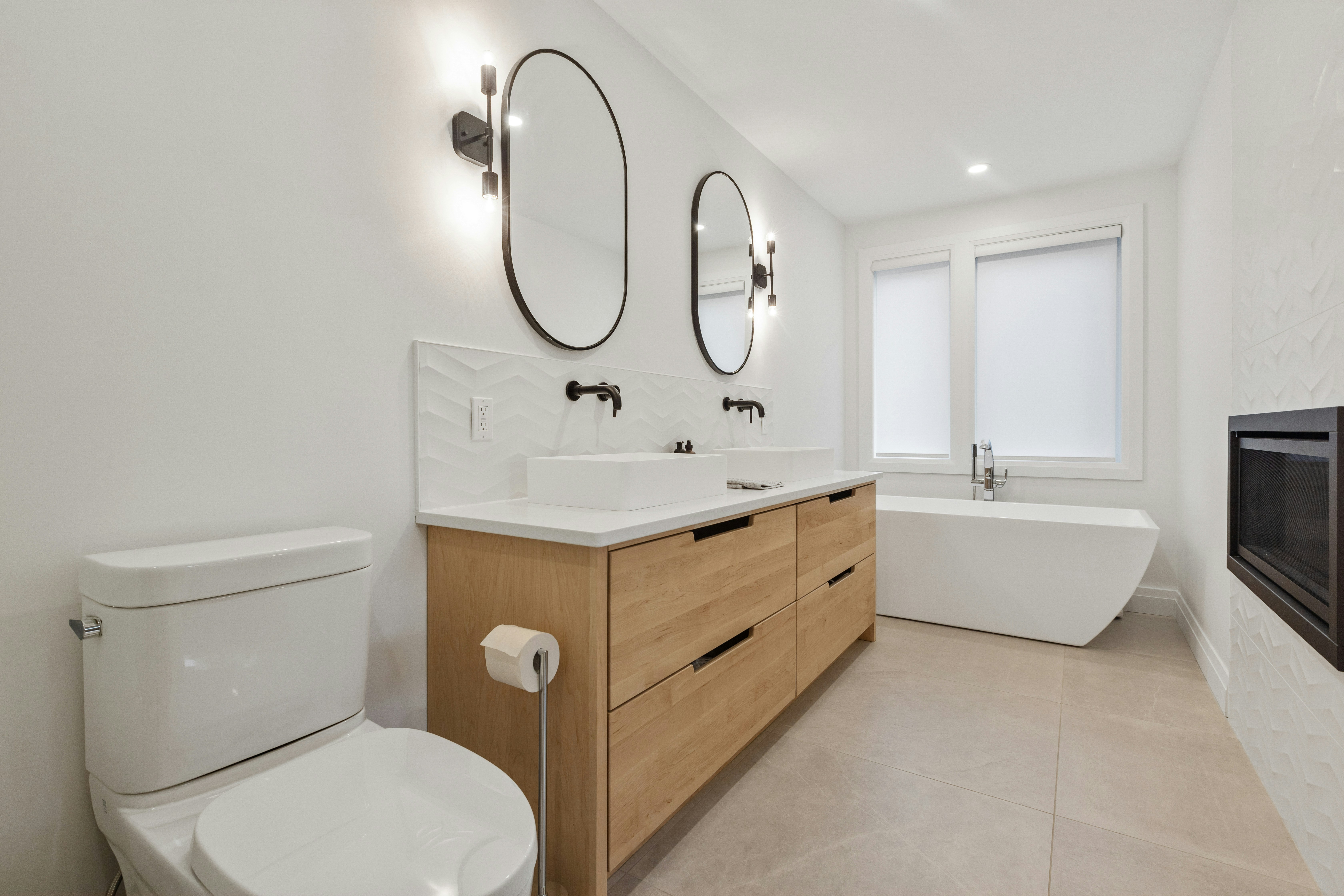 Moderne Architektur mit grossflächigen Verglasungen