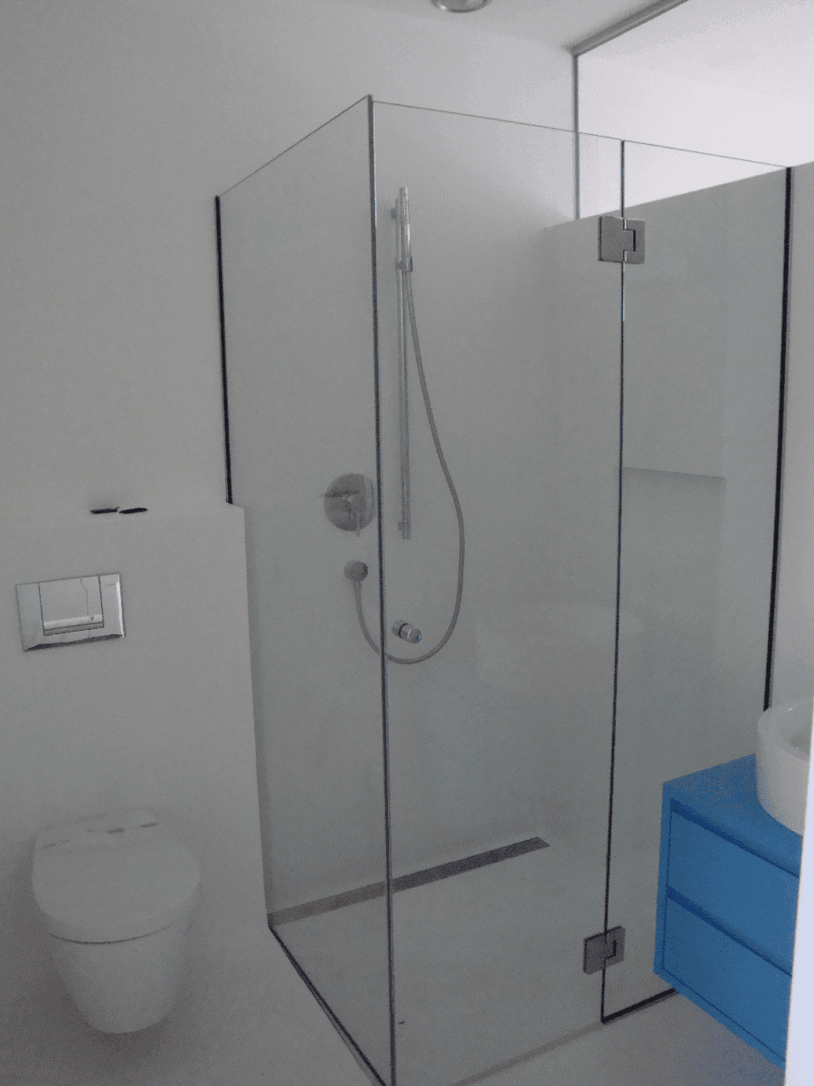 Rahmenlose Eckdusche